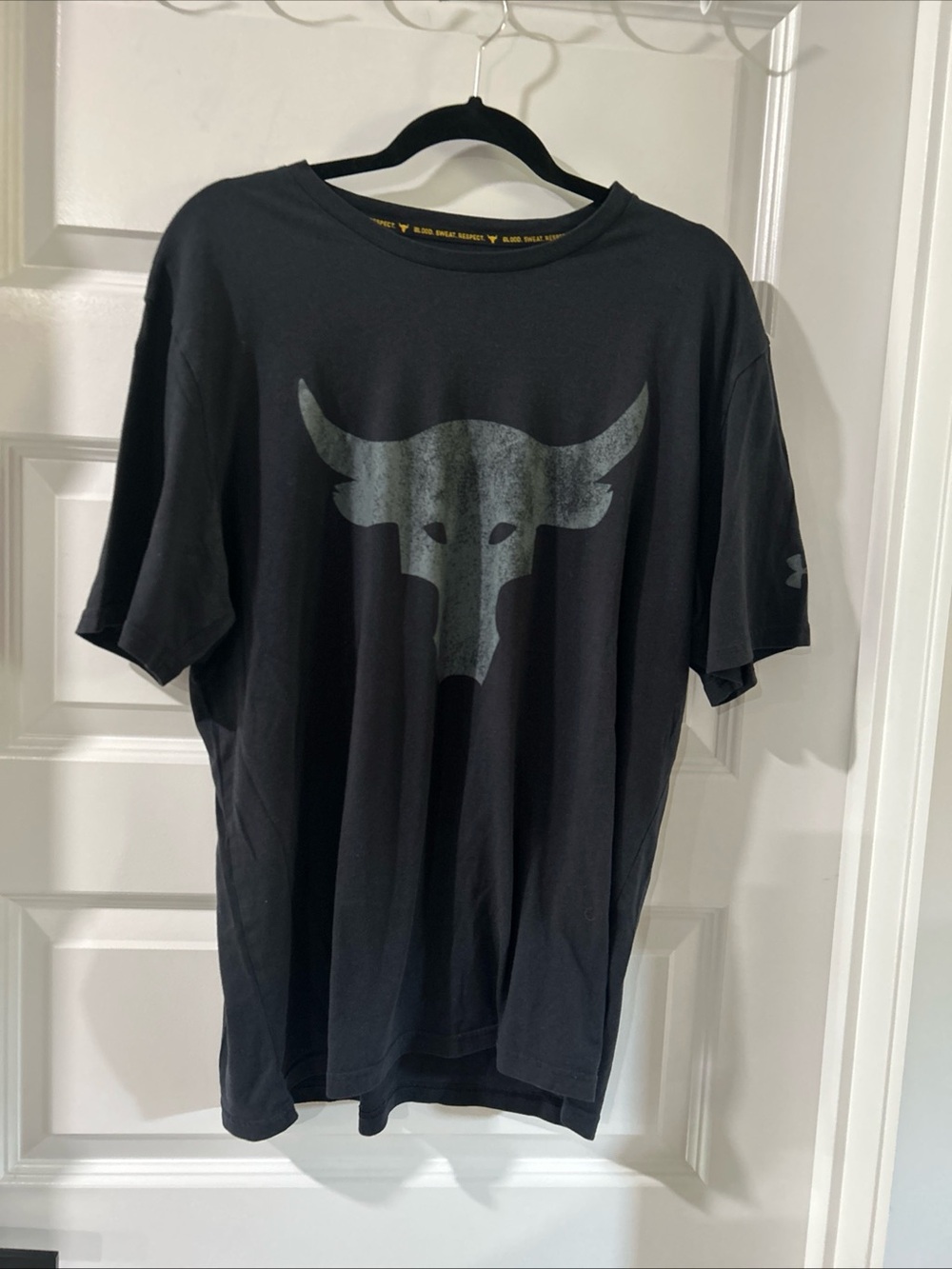 Under Armour Black Men’s Short Sleeve Bull Graphic Tee project rock